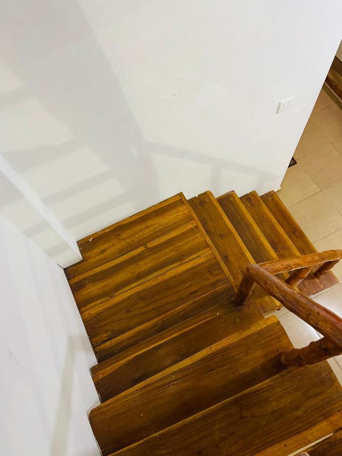 New Roy Guest House كالكوداه المظهر الخارجي الصورة