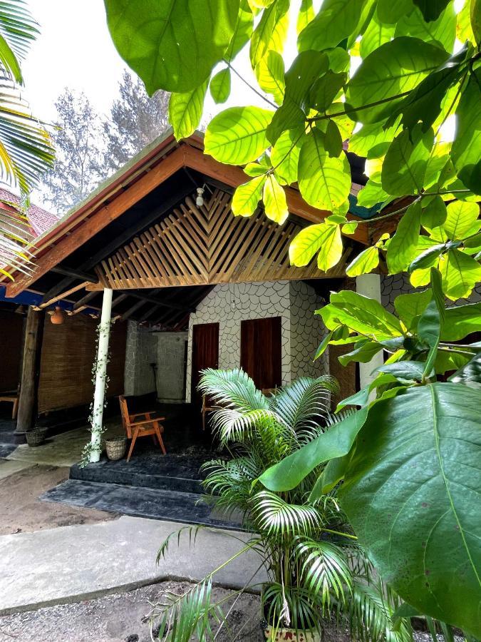 New Roy Guest House كالكوداه المظهر الخارجي الصورة