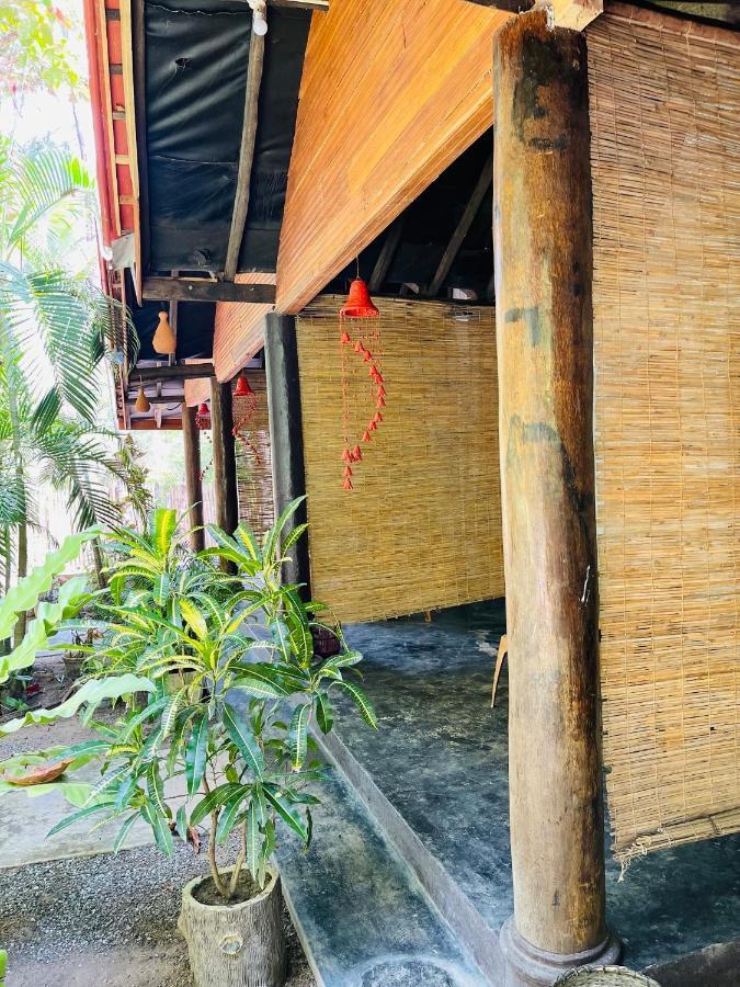 New Roy Guest House كالكوداه المظهر الخارجي الصورة