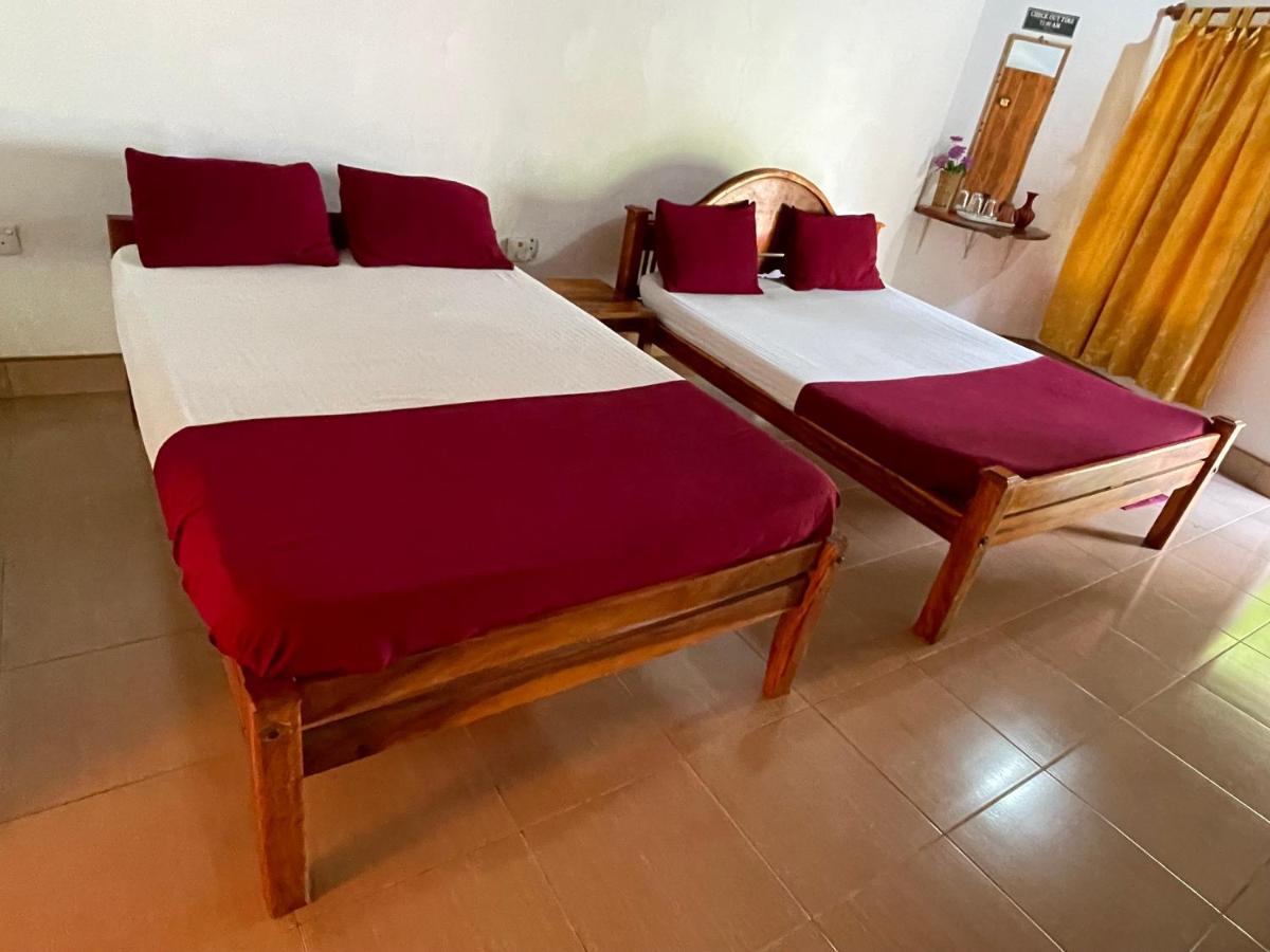 New Roy Guest House كالكوداه المظهر الخارجي الصورة